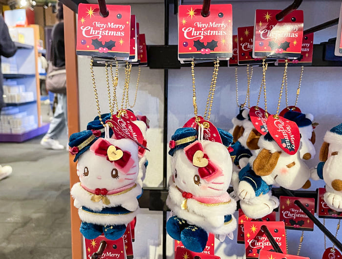 USJ】2023年クリスマスグッズを紹介！スヌーピー・キティ・モッピーが