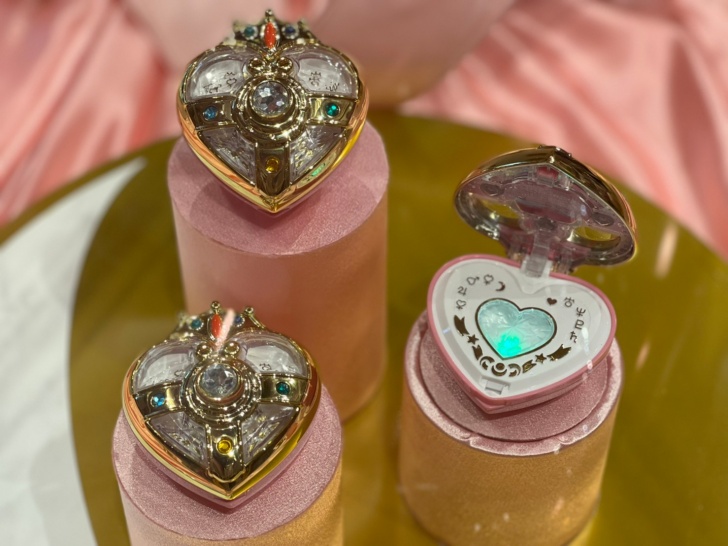 USJ限定セーラームーングッズ2022】コンパクト、チャーム、ミニ