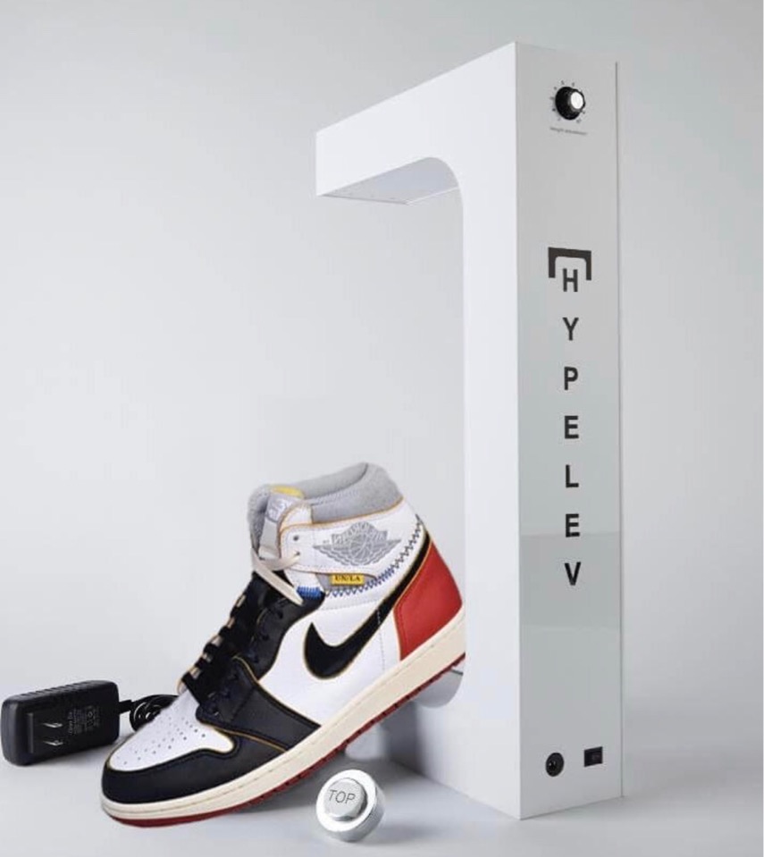 ヘッズ御用達！スニーカーが宙に浮く「ディスプレイスタンド」が登場