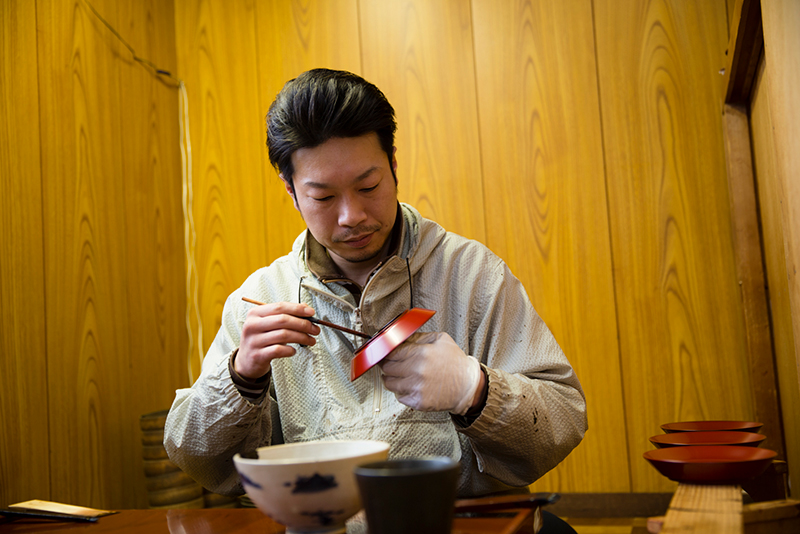 塗師 岩舘隆さん、岩舘巧さん | うるしの國・浄法寺