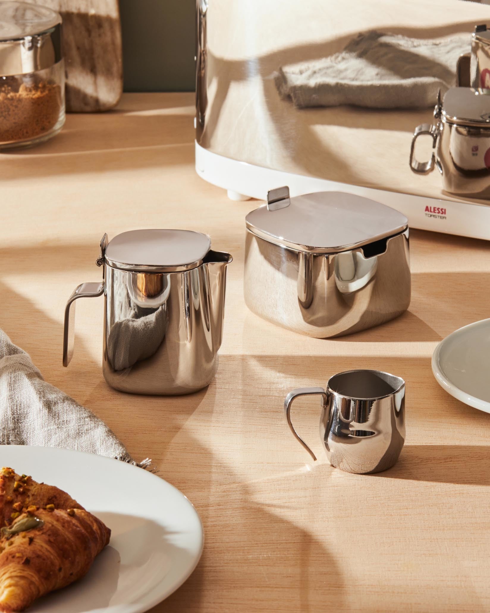 A402: Teapot by Kristiina Lassus | Alessi