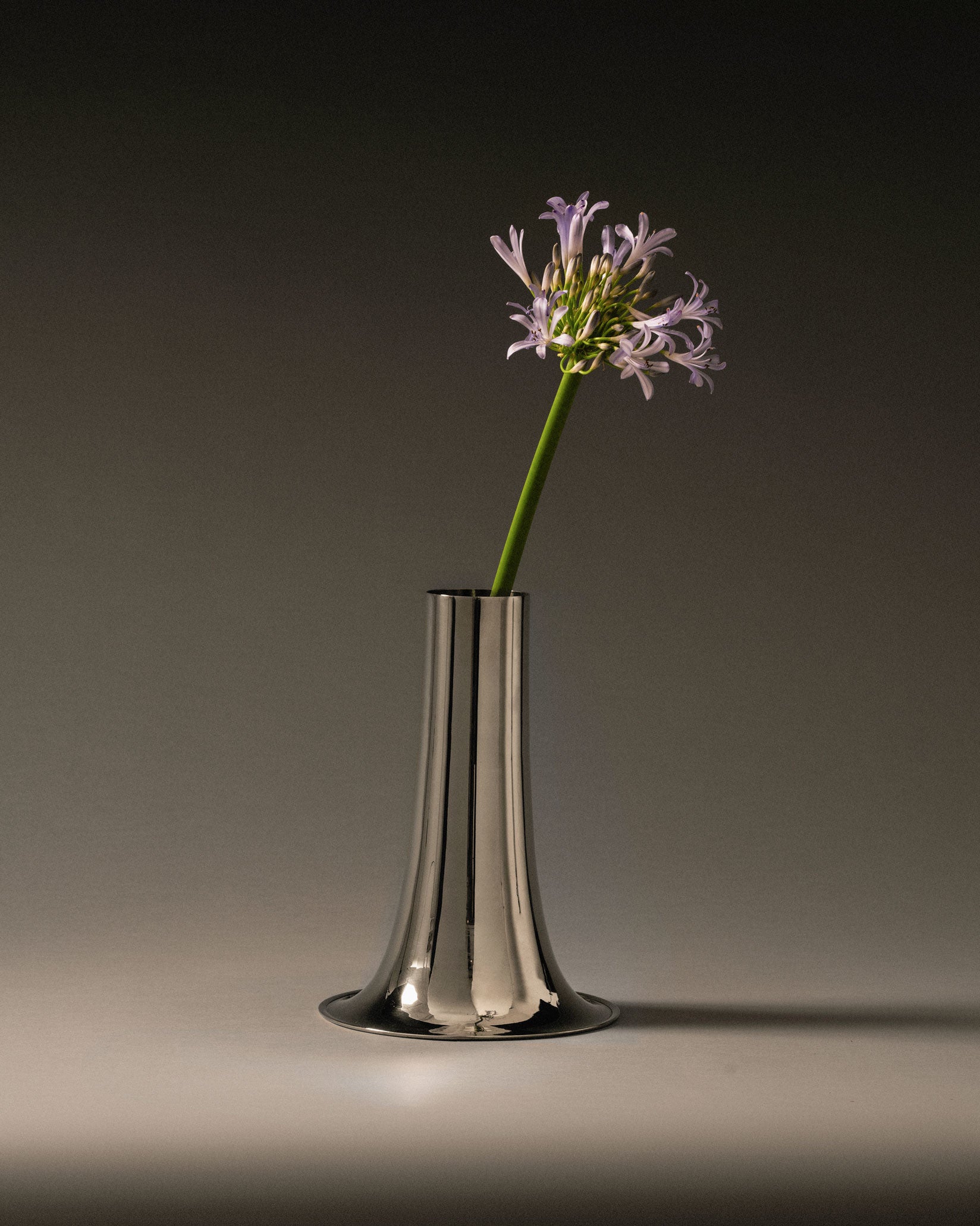 Trumpet - Flower vase by Michael Anastassiades | Alessi