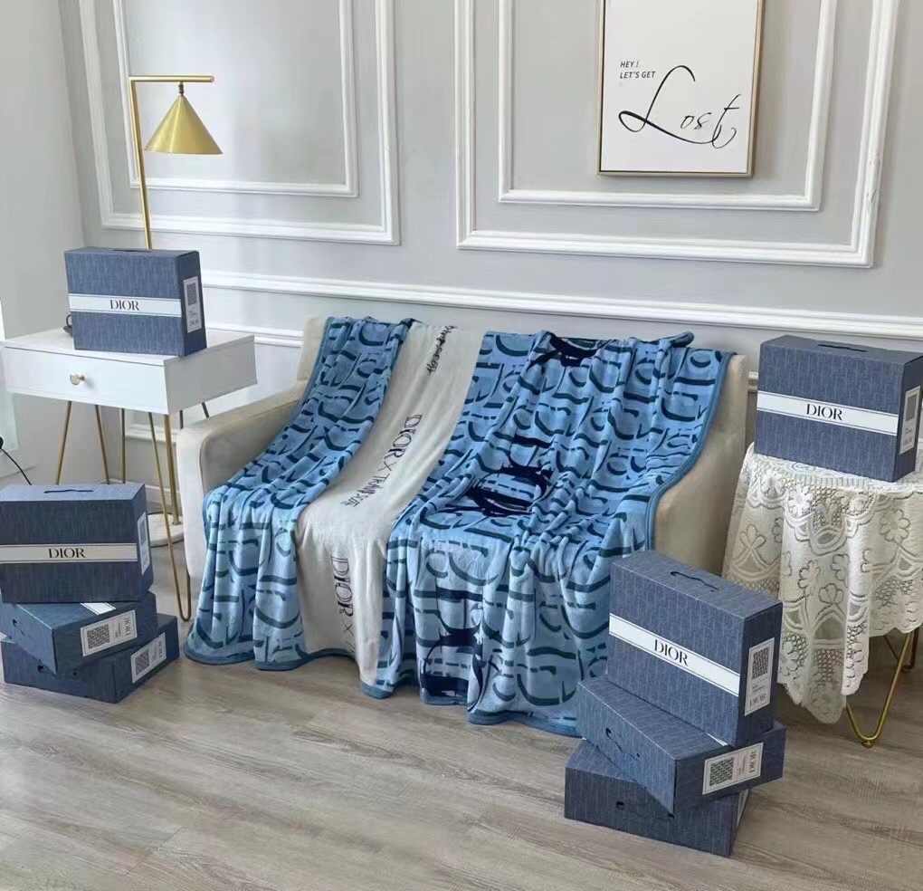 日本国内最高級ブランド販売店のブランド通販専門店 / ディオール毛布