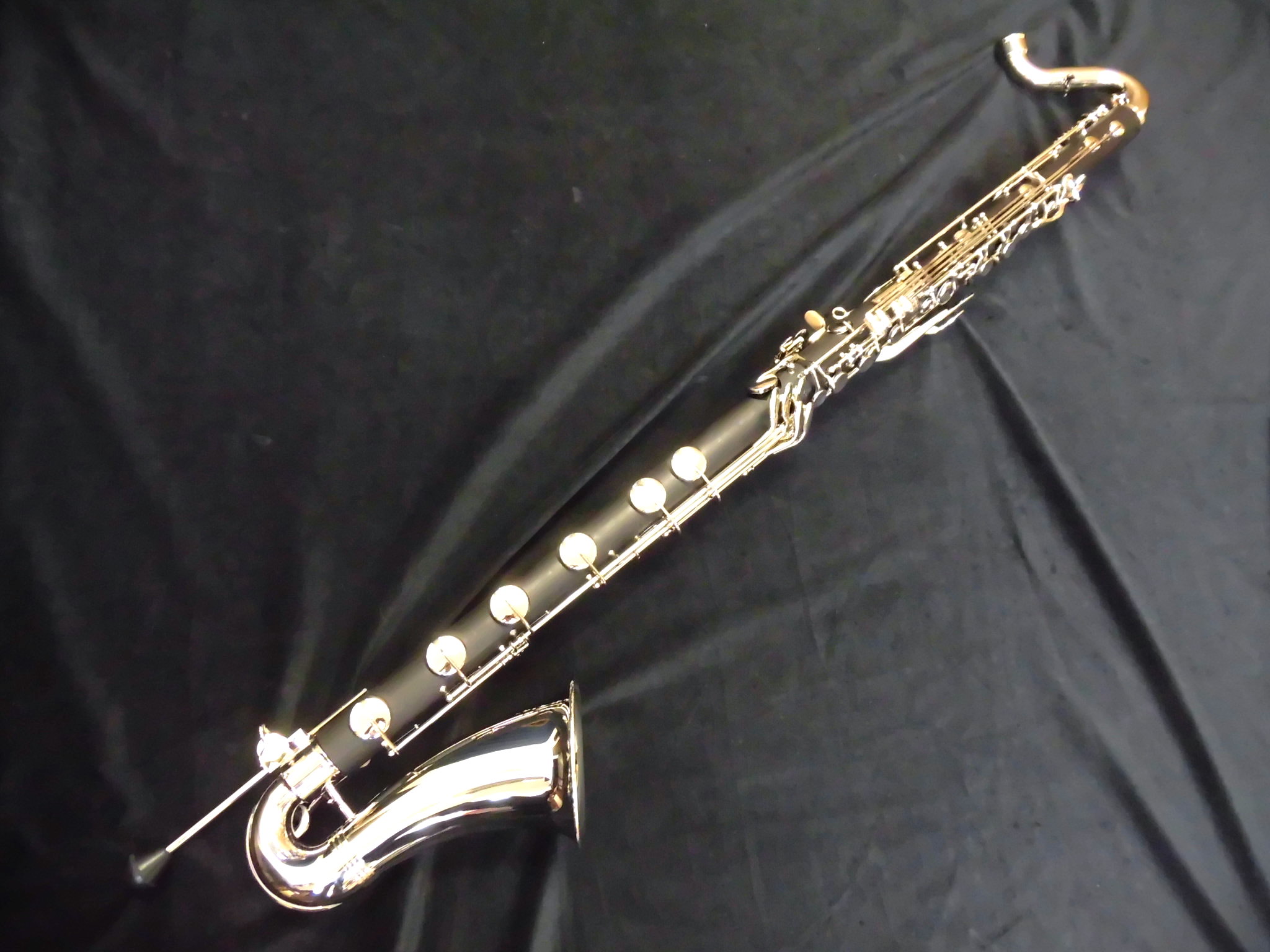 バスクラリネット中古のような低価格で音色や音程の良い新品楽器を販売中