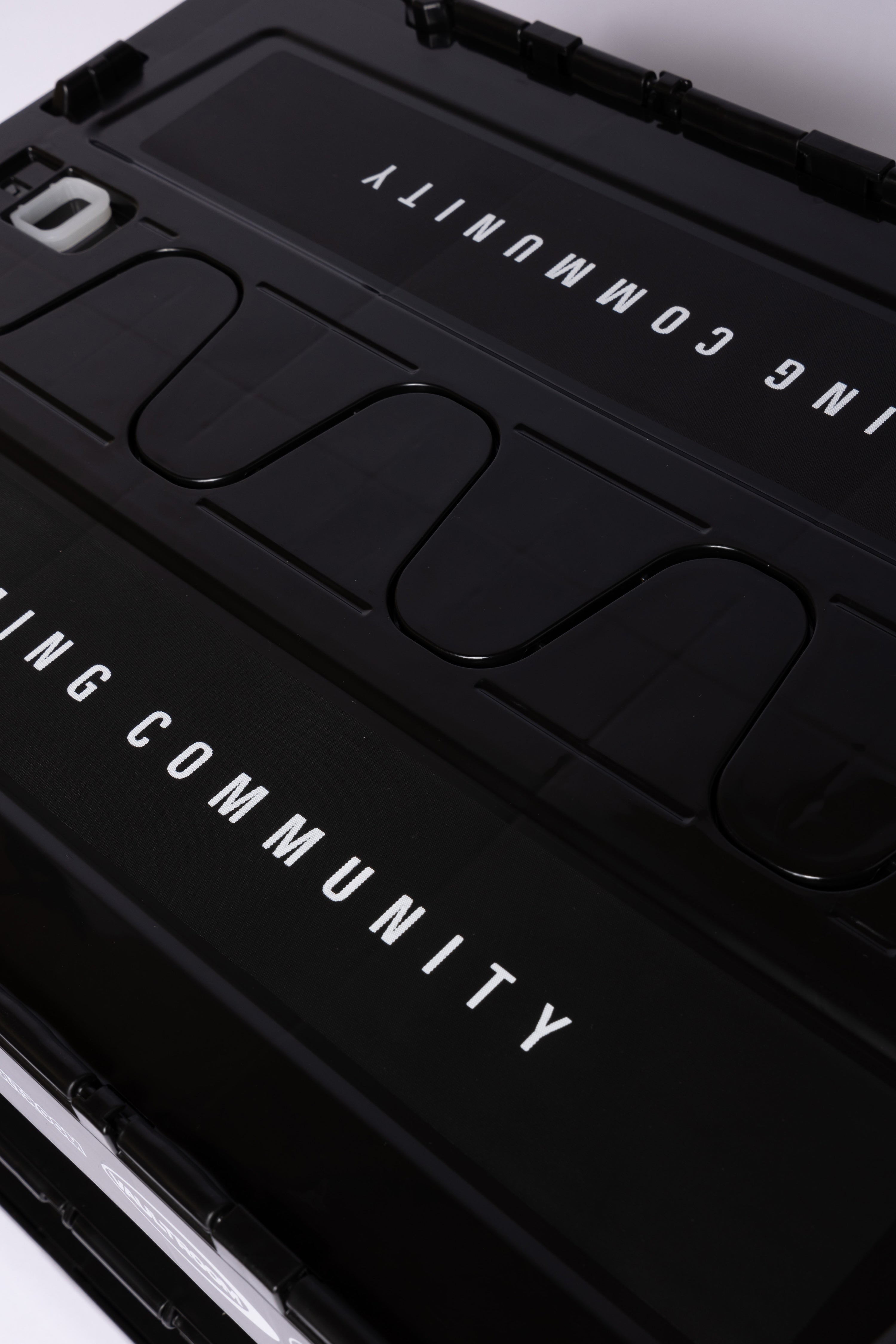 VAULTROOM CONTAINER / BLK