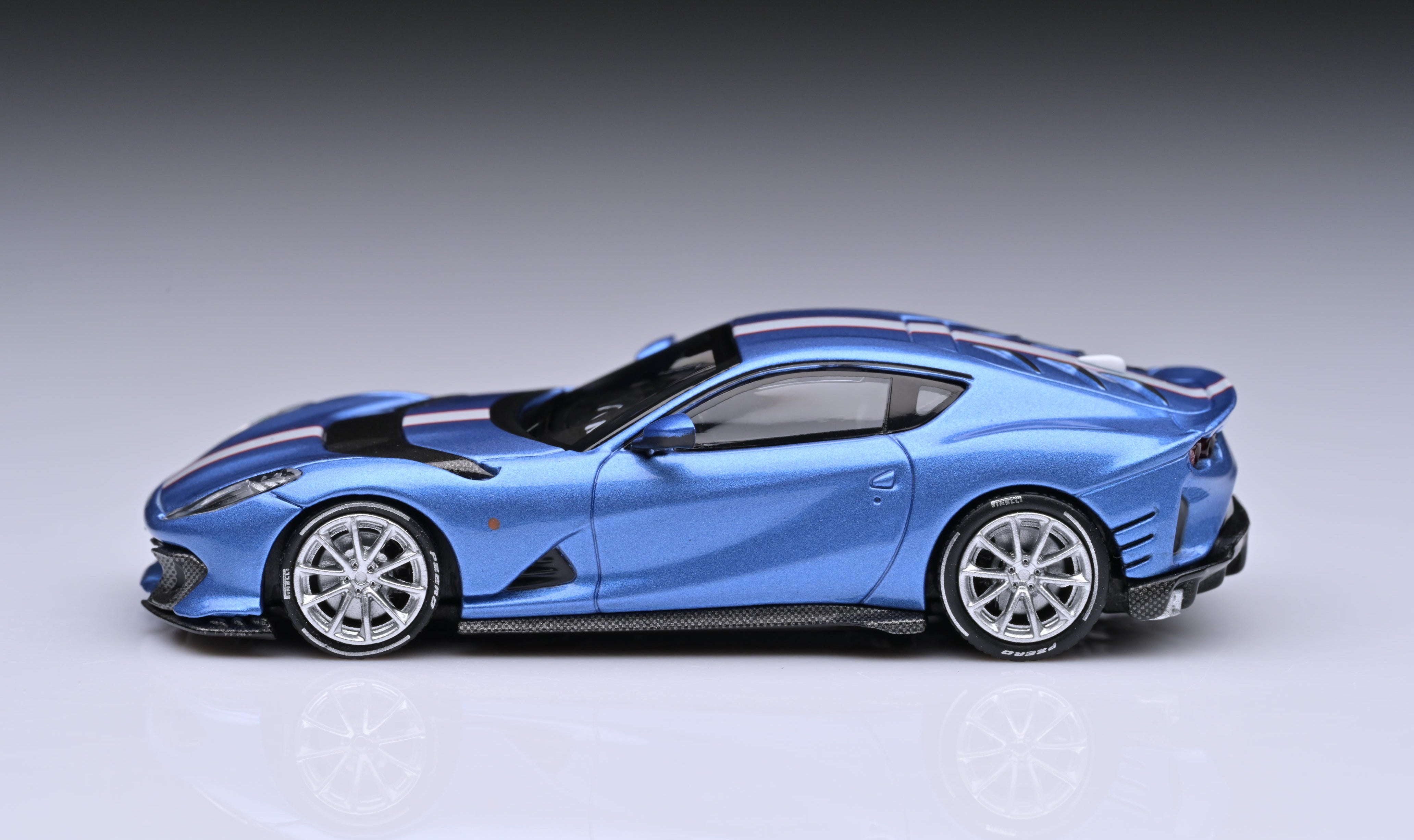 1:64 Fuelme Ferrari 812 Competizione BLU GENZIANA – Venom Model