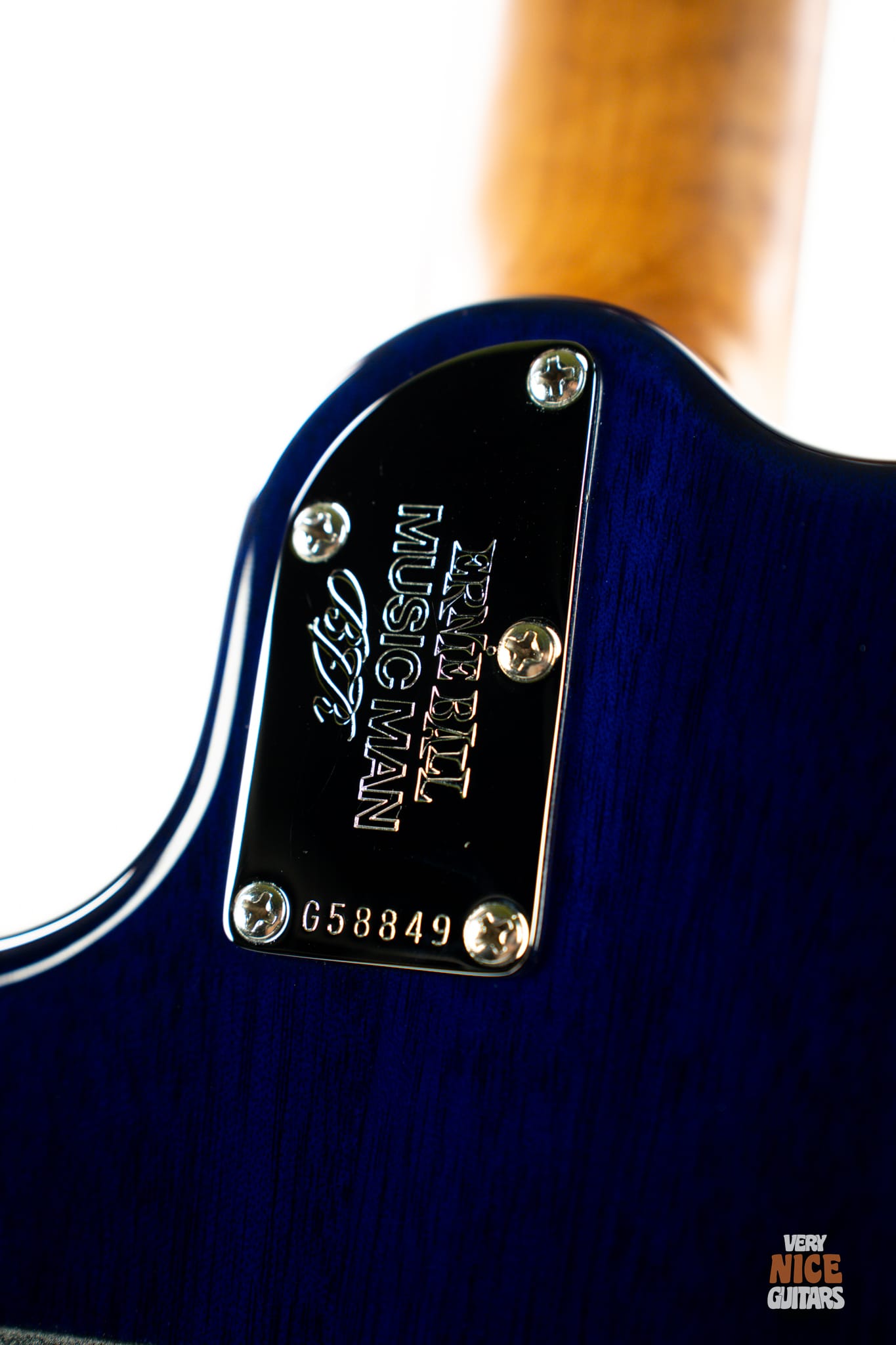 Ernie Ball Music Man JP15 Blueberry Burst Quilt – Very Nice Guitars