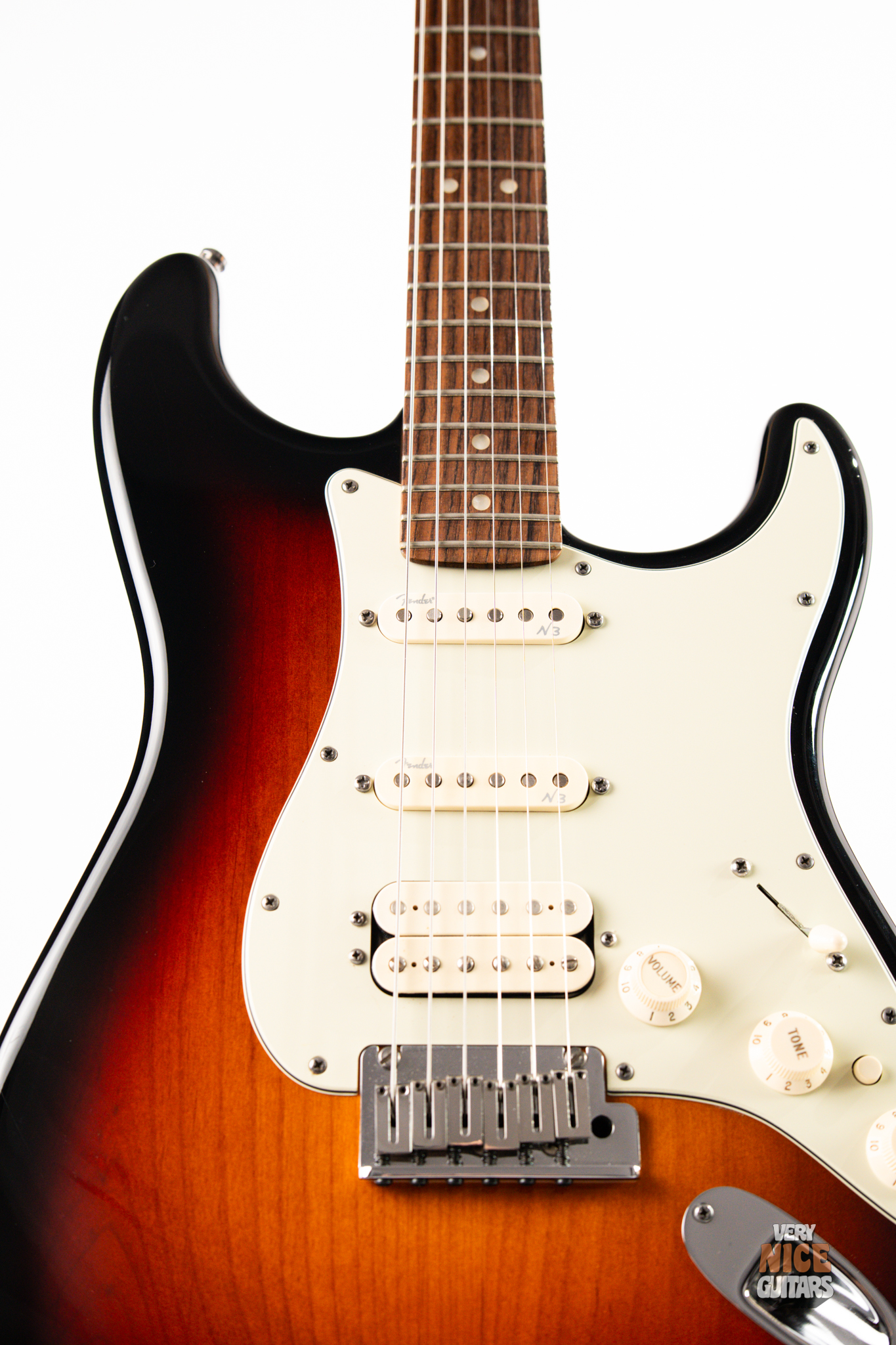 Fender American Deluxe Stratocaster HSS – Very Nice Guitars