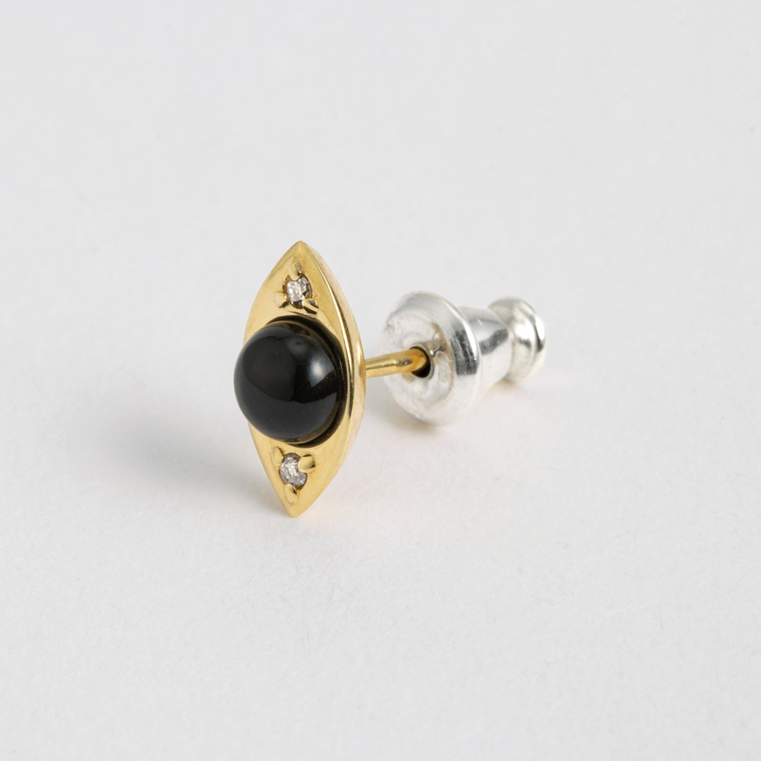 Eye ブラックカルセドニー シングルピアス – VERMILLION