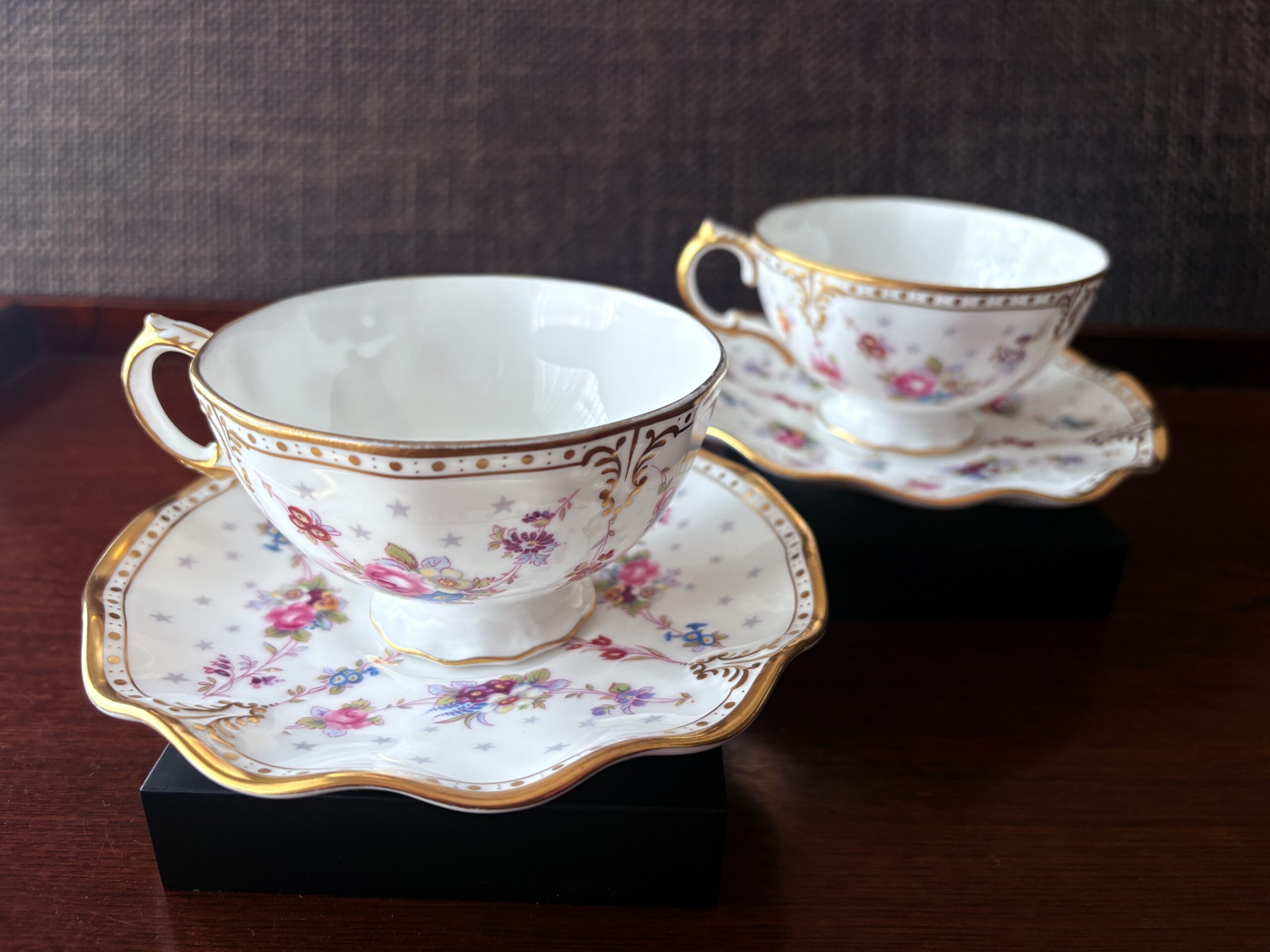 Royal Crown Derby Antoinette Cup ＆Saucer | 高級食器とフィギュリン