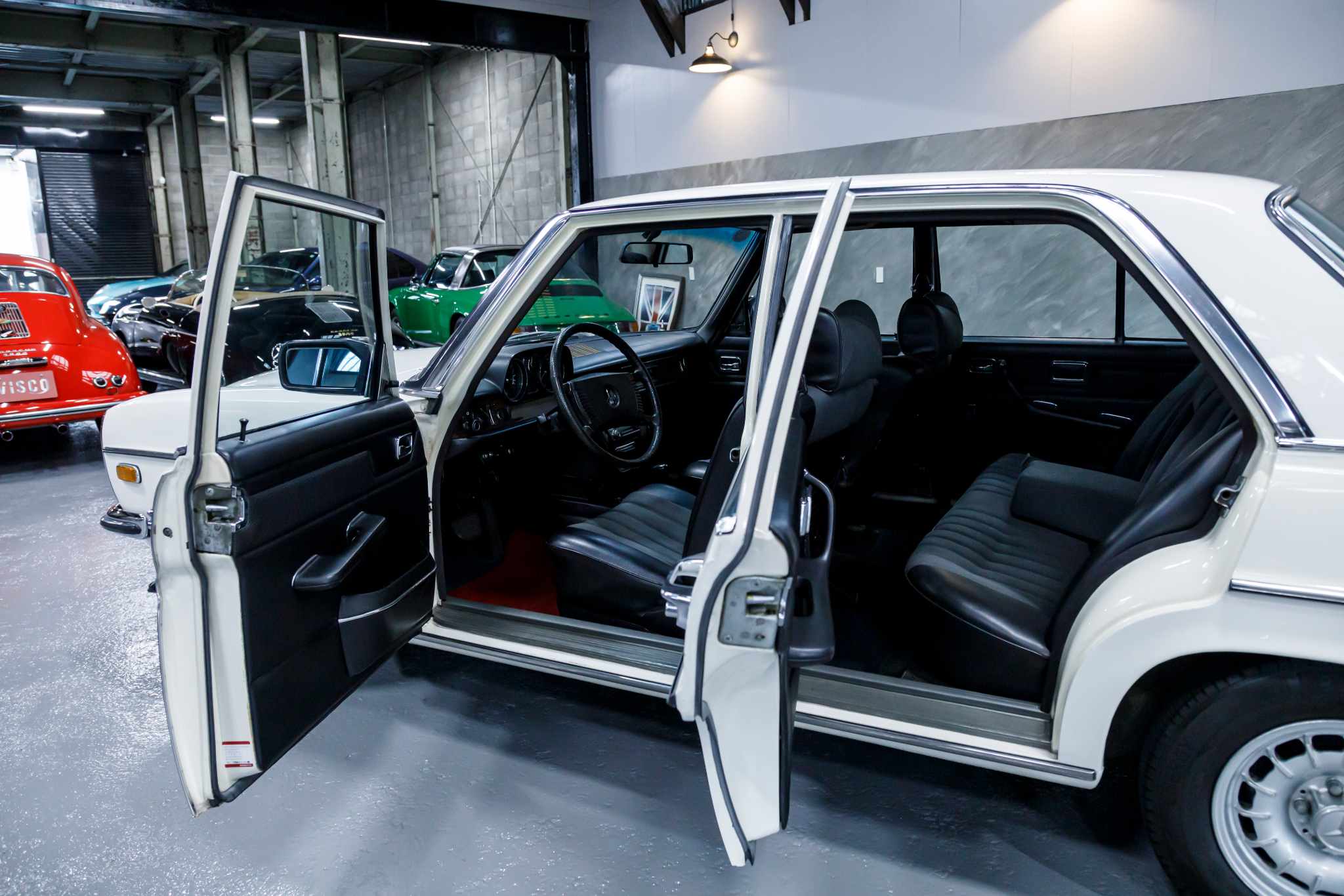 1975年 メルセデスベンツ 250セダン - Vintage Car VISCO｜北九州市