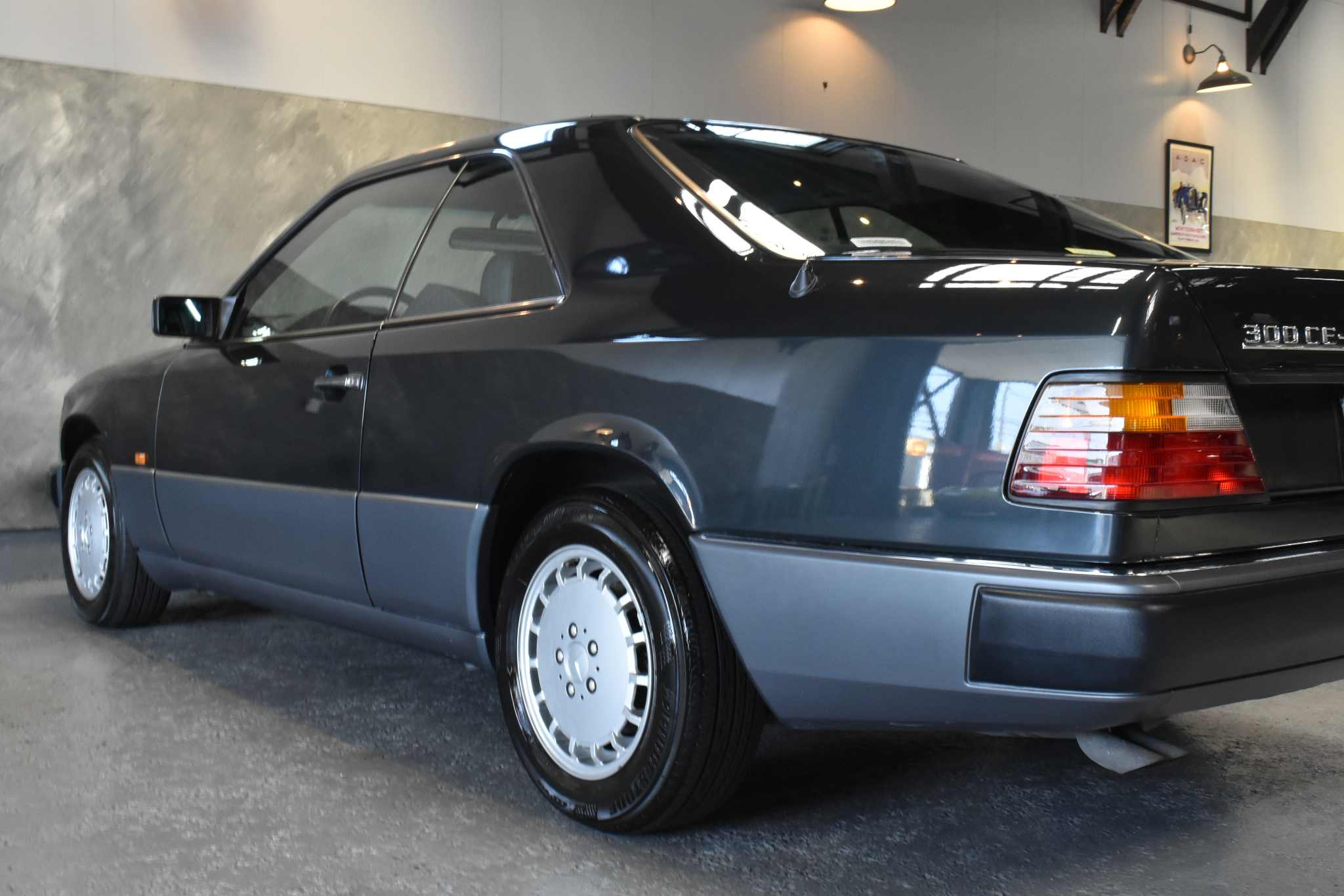 1990年 メルセデス・ベンツ 300CE - Vintage Car VISCO｜北九州市小倉