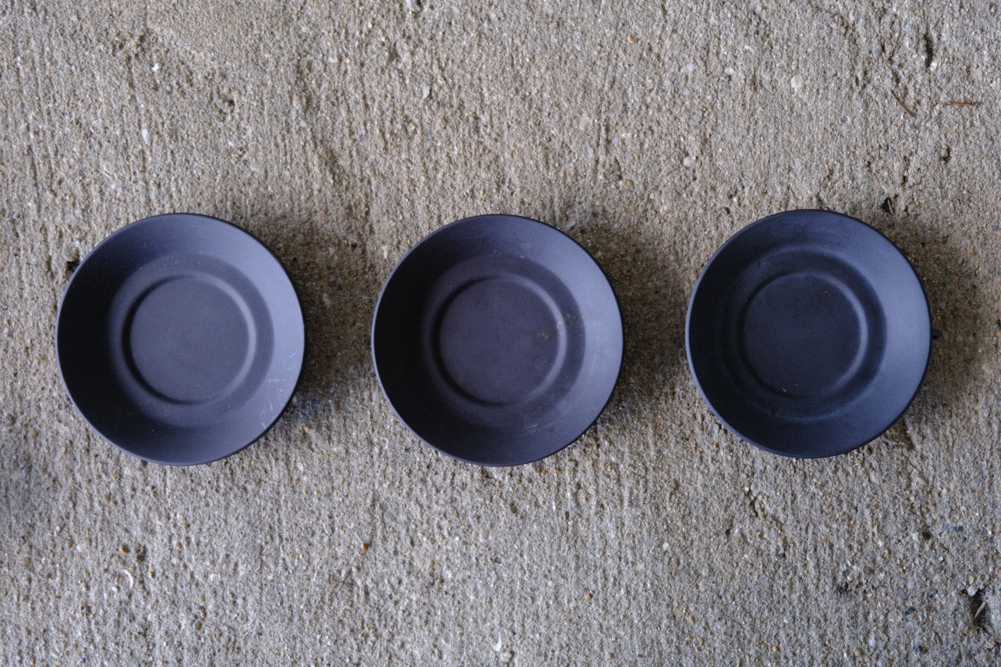 幻のブラックバサルト、今だけの3客セット｜ウェッジウッド デミタス