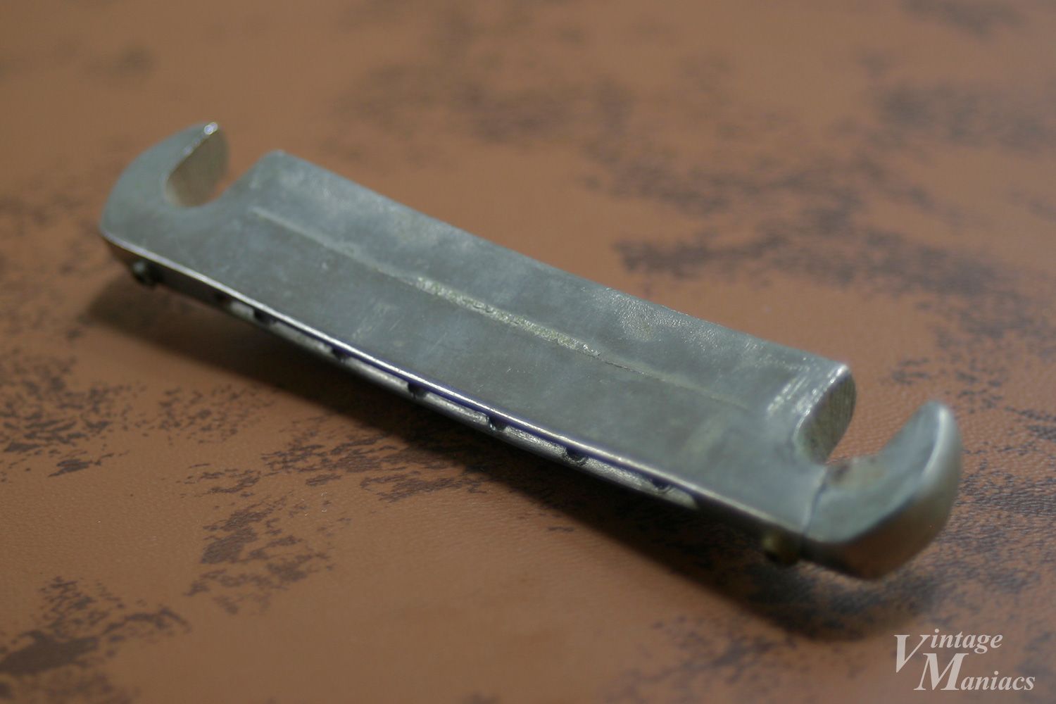 ギブソンのアルミテールピース - 機能美の頂点 | Vintage Maniacs