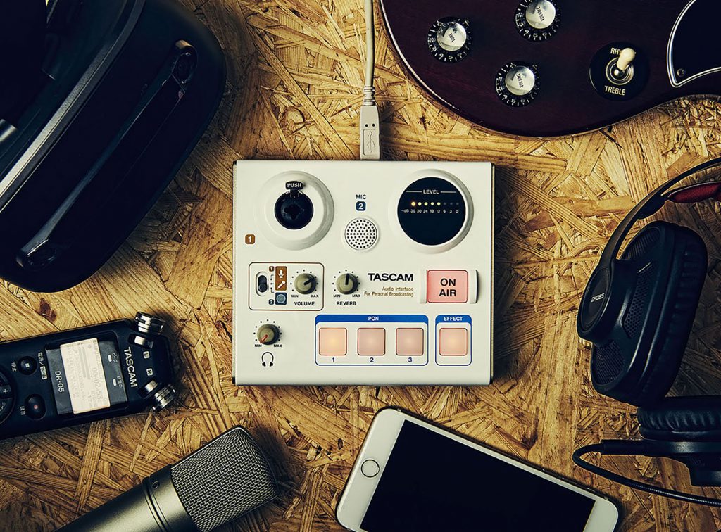 TASCAM、高音質マイクを内蔵し、かんたん操作で各種ネット配信サービス