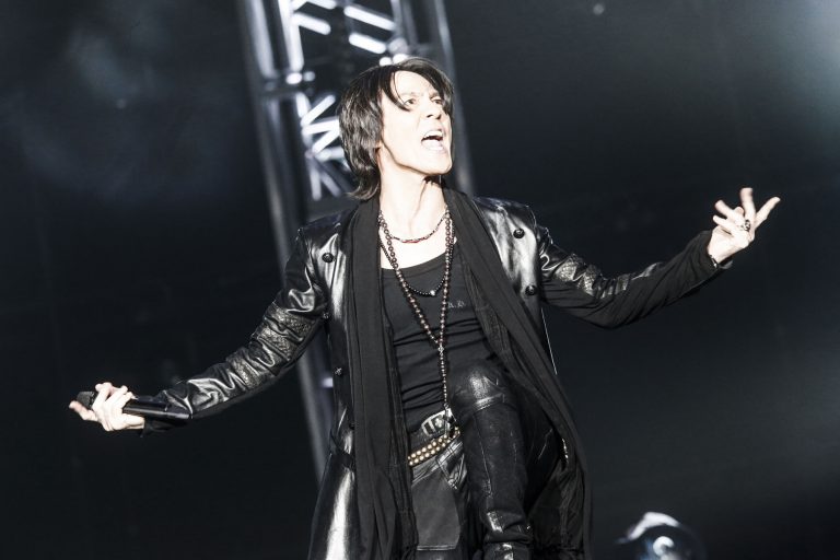 氷室京介“LAST GIGS”ツアーファイナル、WOWOWメンバーズオンデマンドで