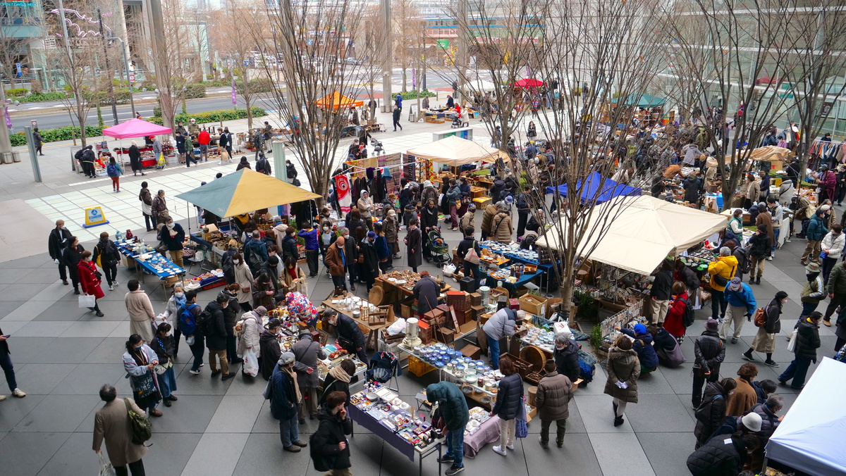 大江戸骨董市」を探検して、お宝探しをしよう！ – Visit Chiyoda