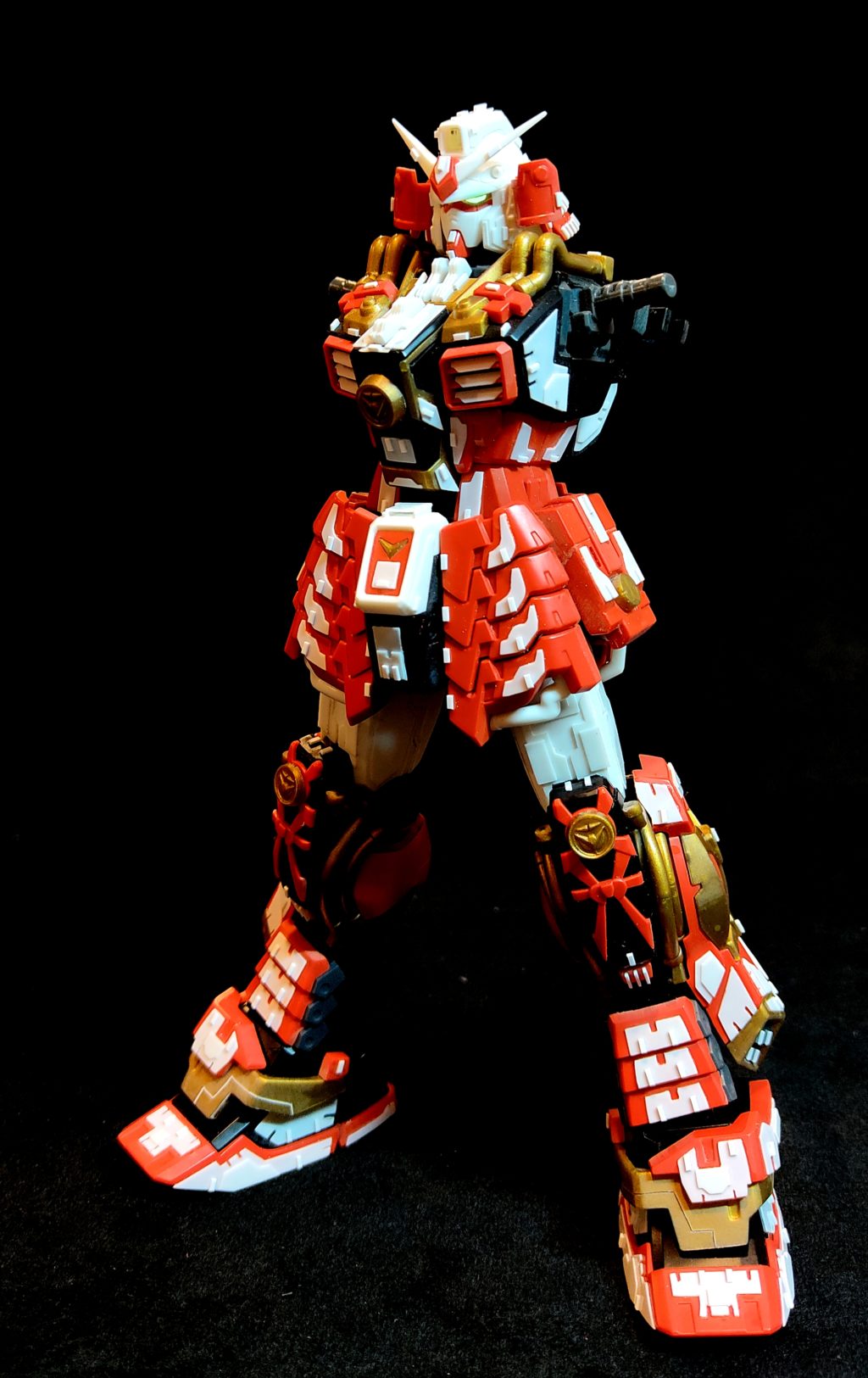 MG真武者ガンダム5】 プラ板修行！ | ガンプラスタジオDON/THE 幸せ