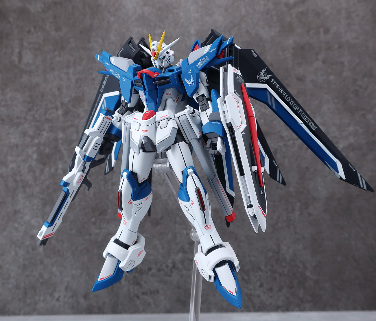 HG 1/144 ライジングフリーダムガンダム 塗装済み完成品