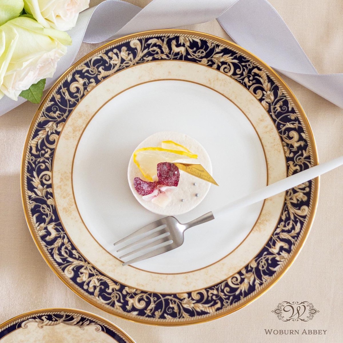 ウェッジウッド コーヌコピア 中皿 ケーキ皿 リム 20cm 取り皿