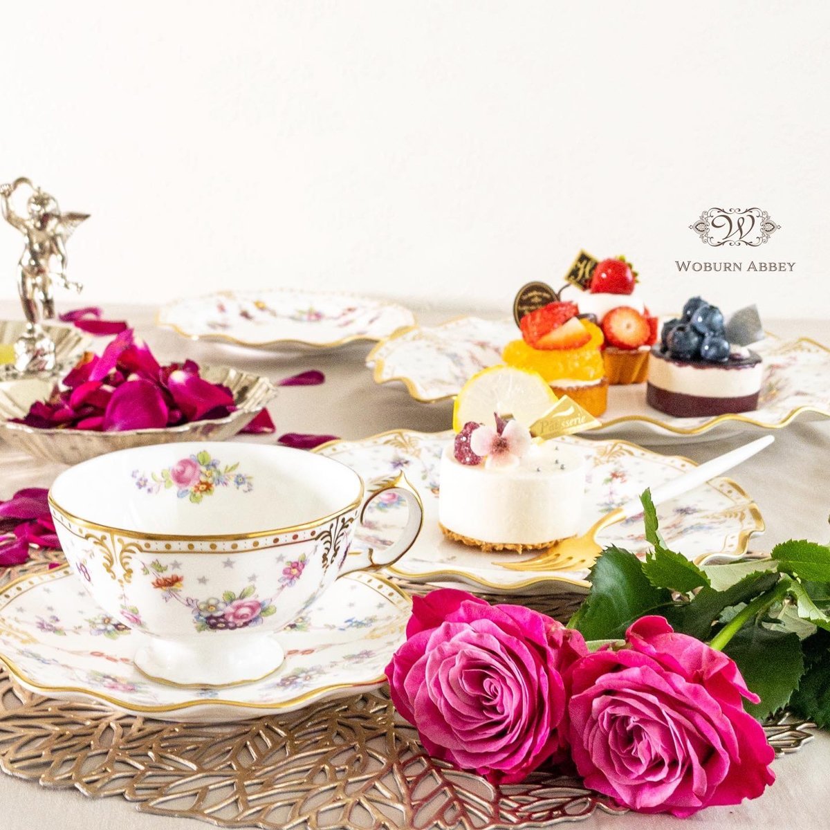 ロイヤルクラウンダービー ロイヤルアントワネット 中皿 ケーキ皿 リム