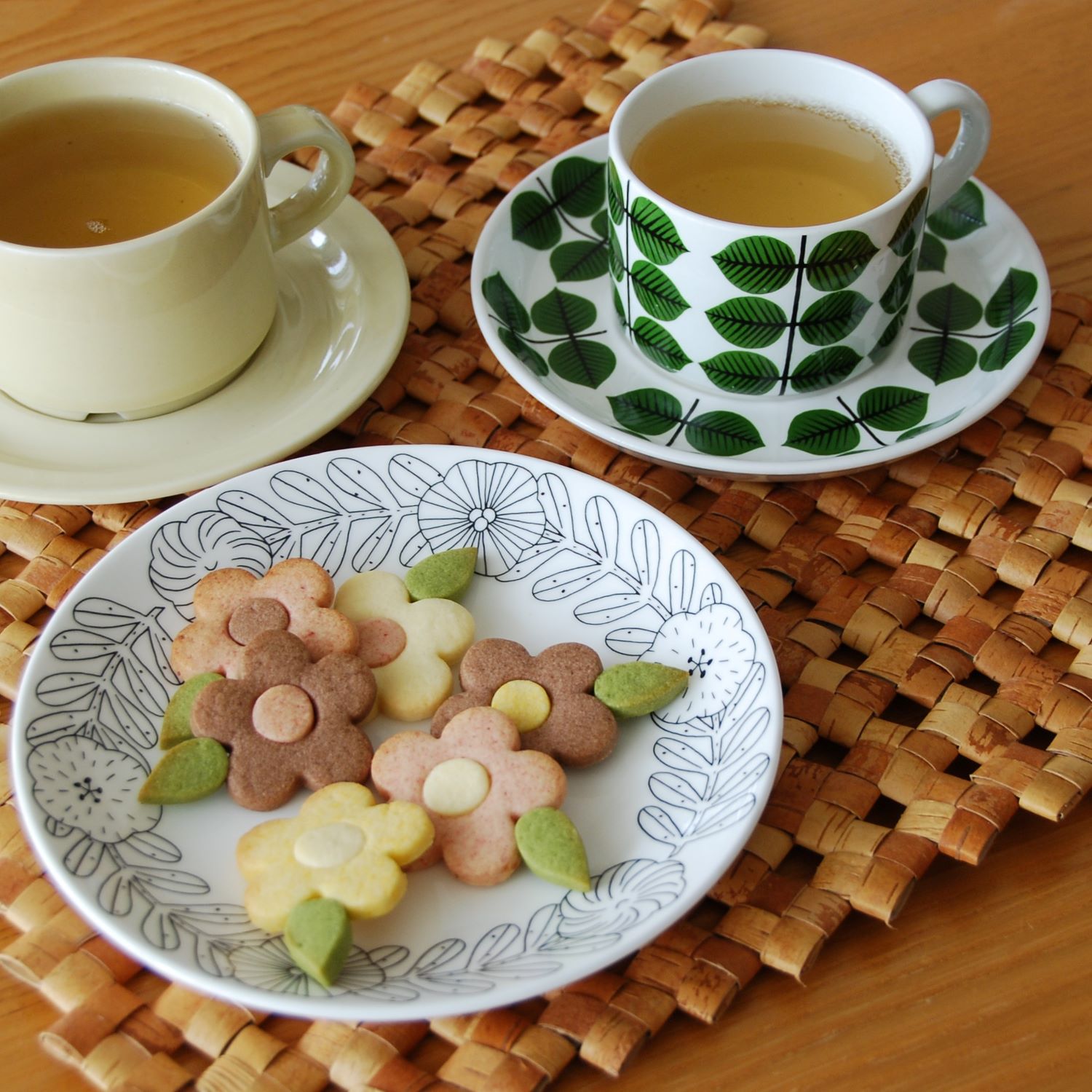 グスタフスベリ】鹿児島睦さんのコラボプレート アプリール【 april