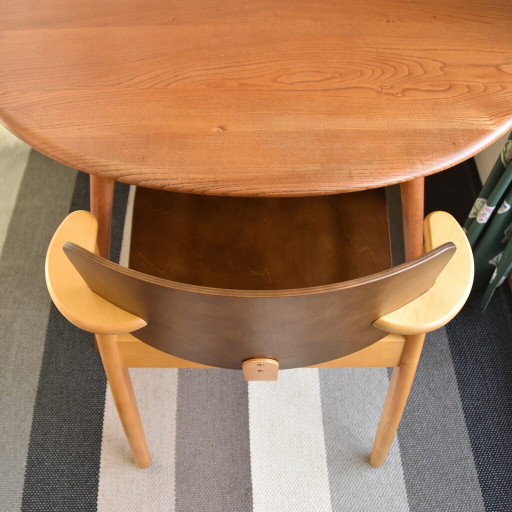 artek 】ワークスペースにドムス チェアを置きました【 scope 別注