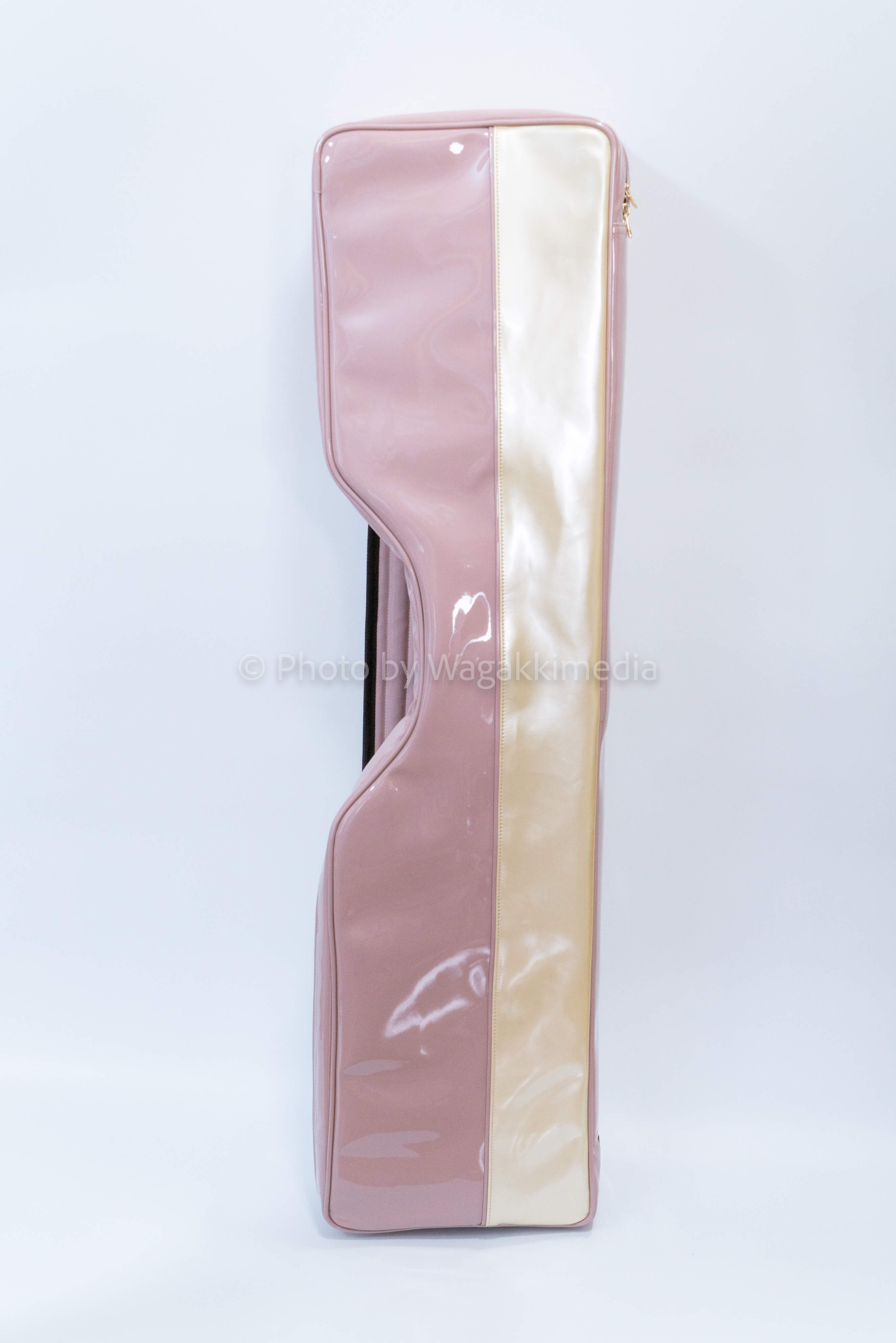 持ち運びたくなるオシャレな三味線セミハードケース「ANMUT(アンムート