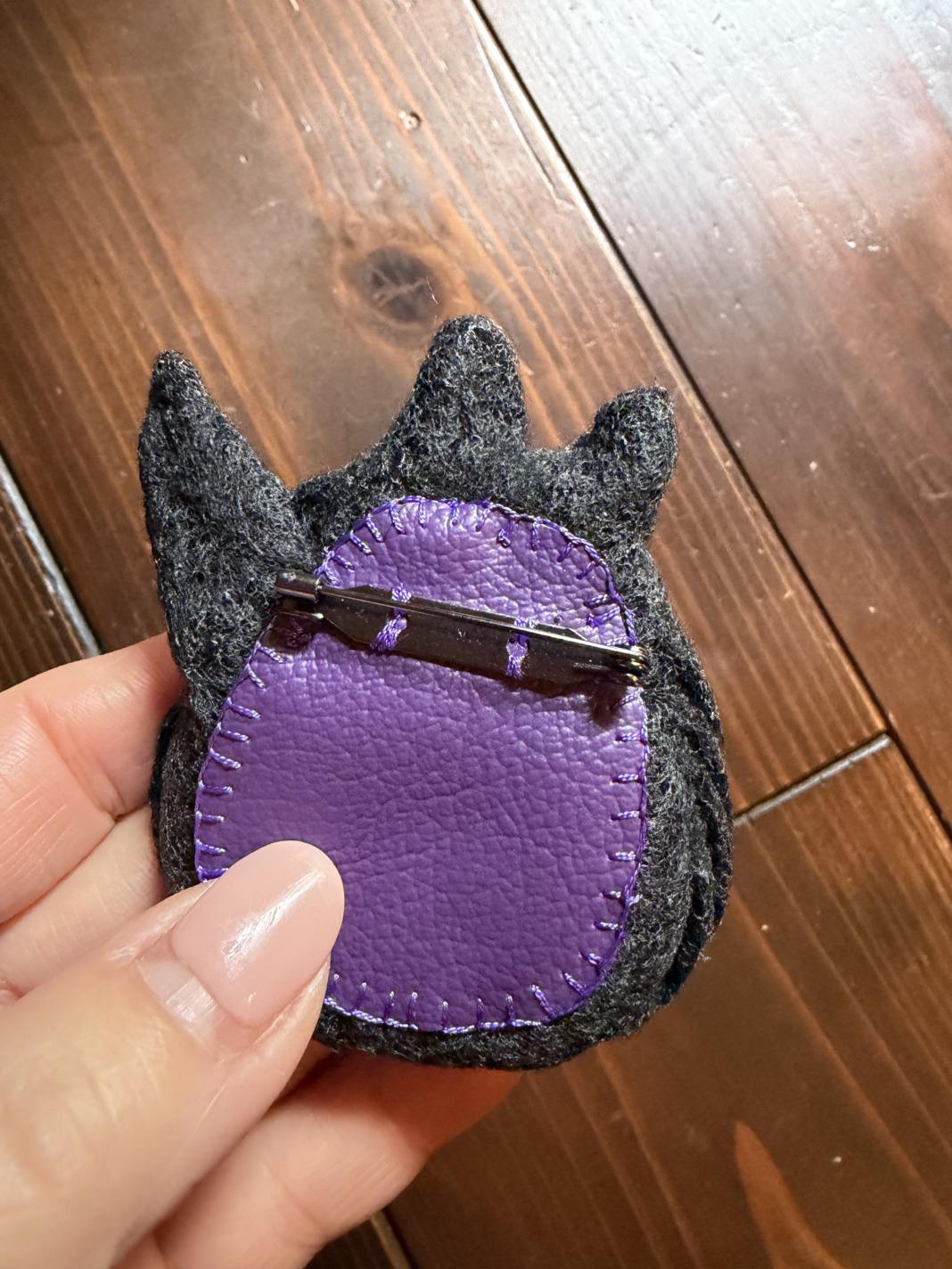 うりぼうやフェルト作品 長毛猫のブローチ | 猫本専門書店 書肆 吾輩堂