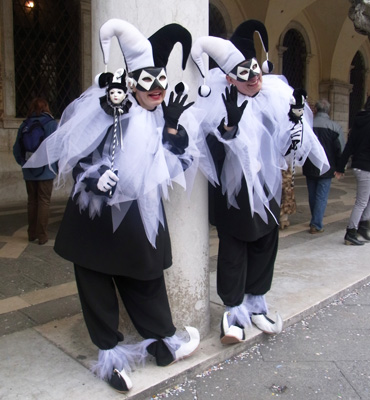 ベネチアの仮面舞踏会(マスカレード)を見て来た in イタリア｜Wakutra