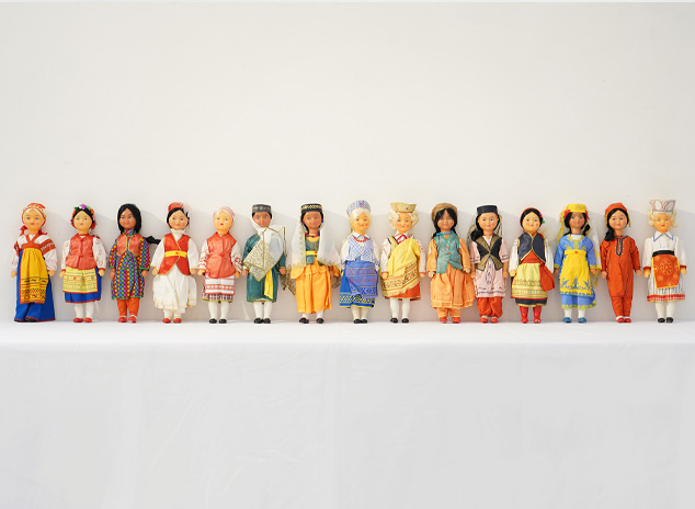 ソビエト社会主義連邦共和国時代の民族衣装人形 | わらべ館 [童謡