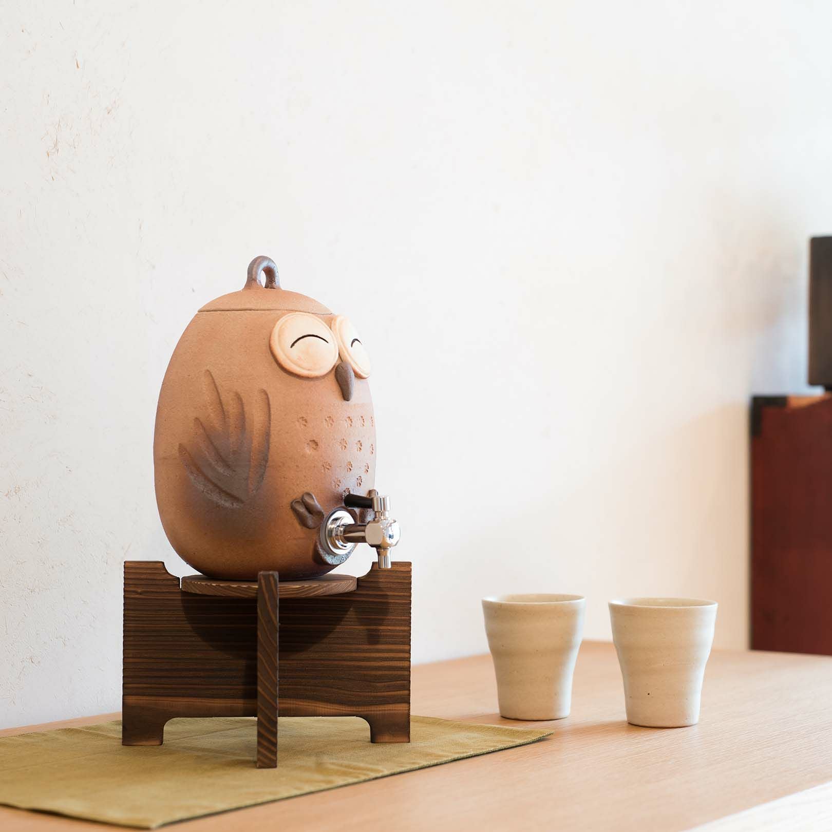 焼酎サーバー ニコニコふくろう 2.2L | 明山 オンラインショップ