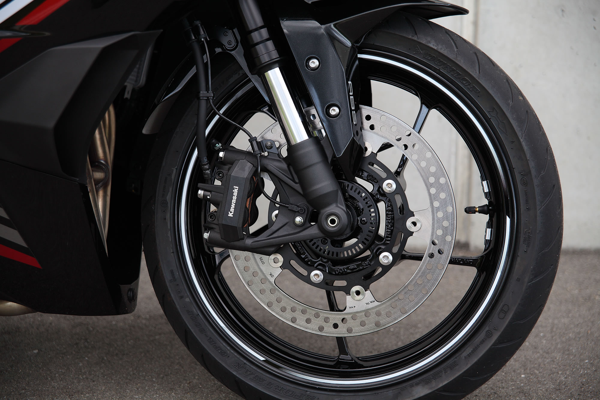 ZX-25R フロントブレーキパッド交換