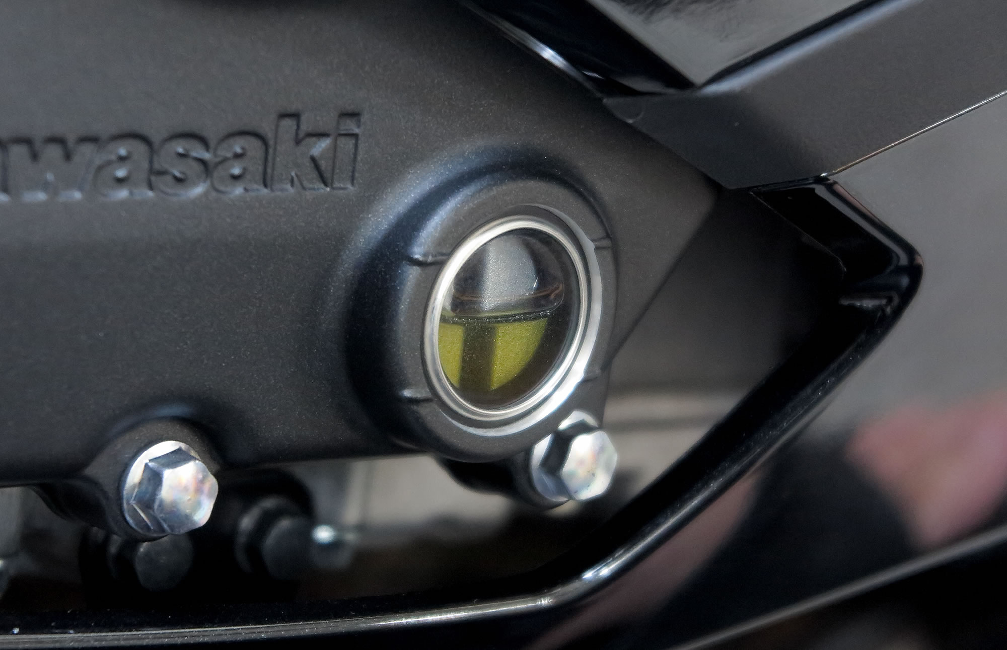 Ninja ZX-25R エンジンオイル交換2