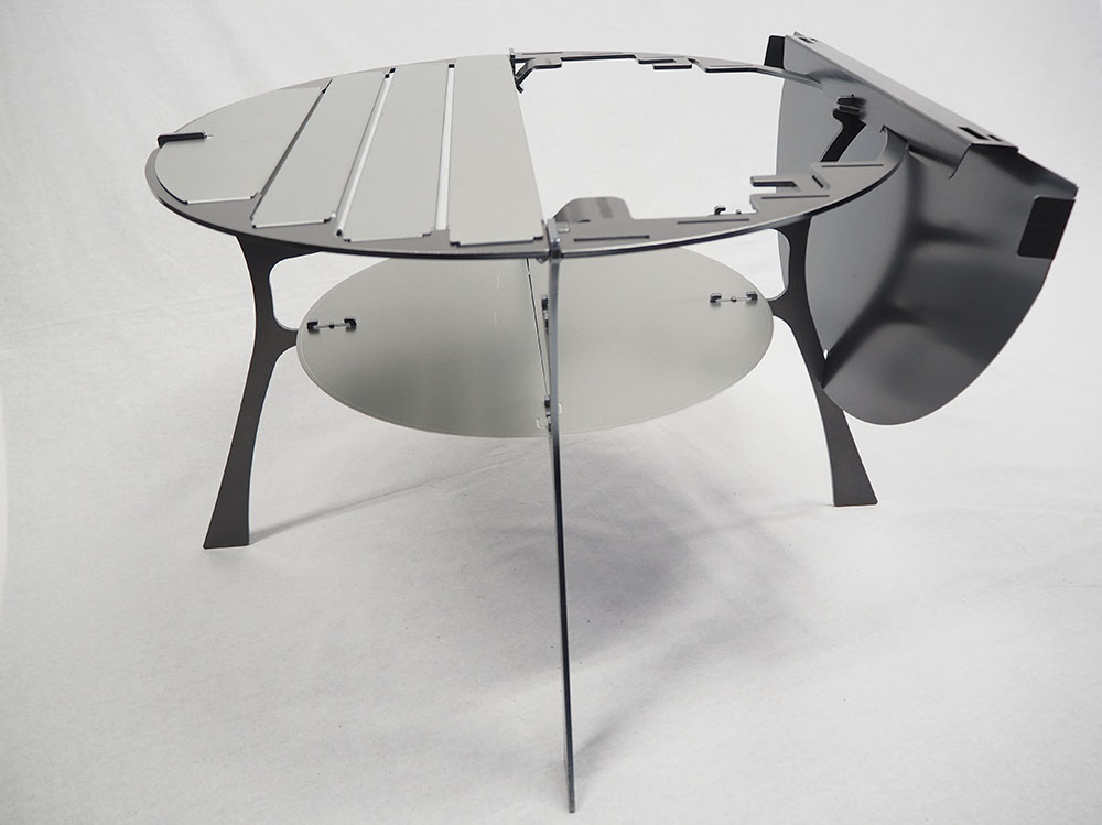 話題のギアブランド「トリパスプロダクツ」から、天板が可変する