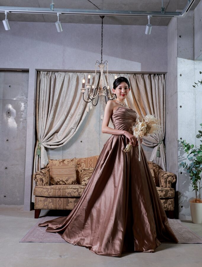 前撮りで人気のカラードレスから、厳選20着をご紹介♡新作もあり