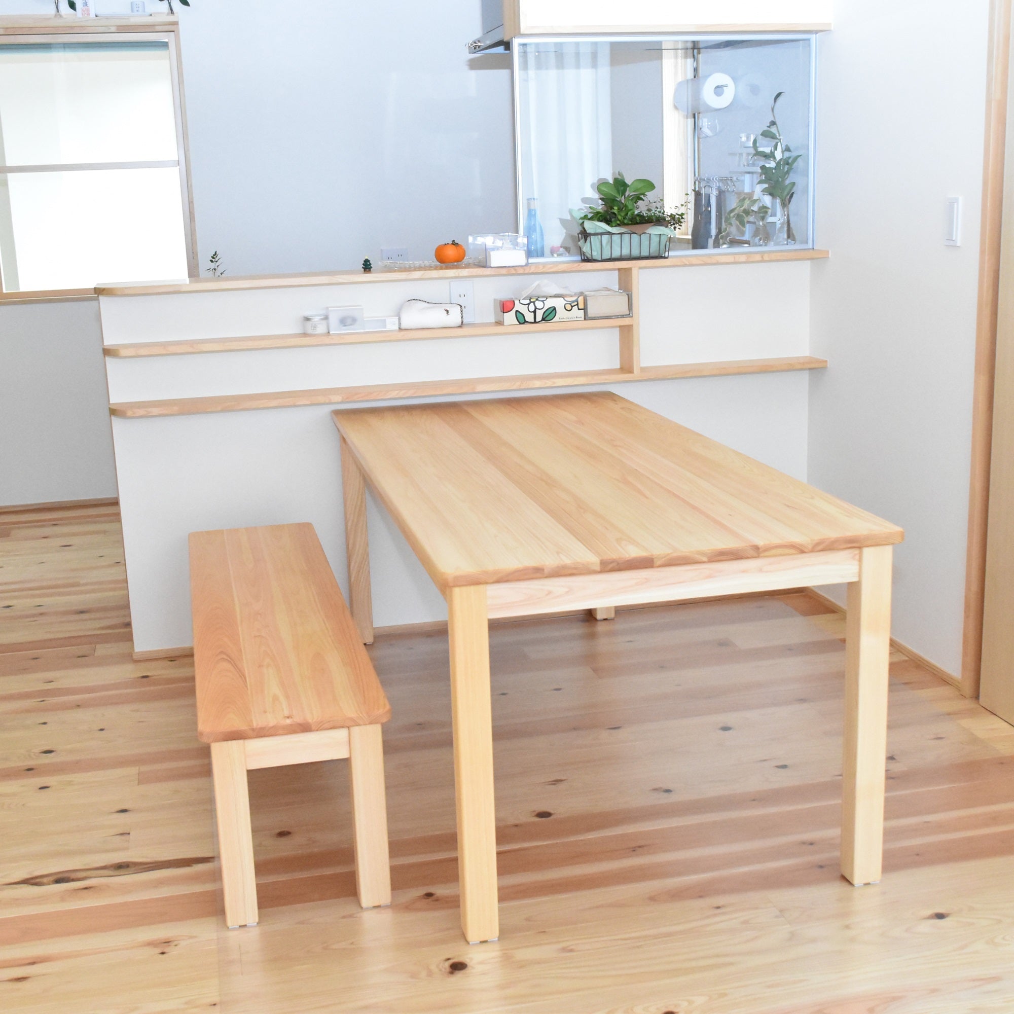 国産ひのきのシンプルなダイニングテーブル – なかよしライブラリー