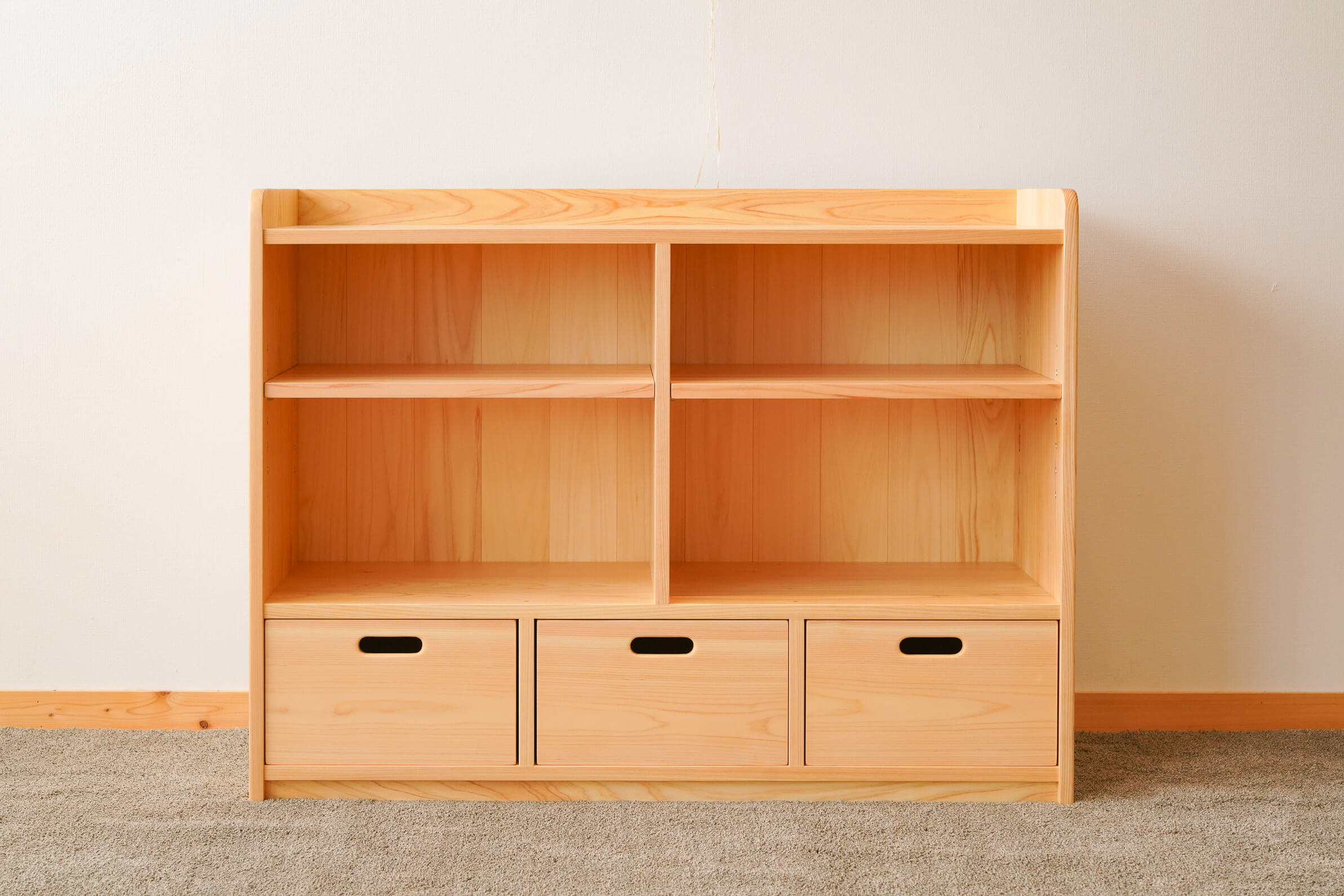 絵本や雑誌・小物の収納にはこれ1台 おもちゃと道具の多様棚