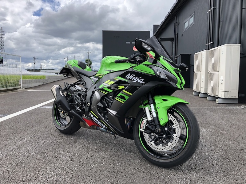 お客様のマシン＆製品紹介】NinjaZX-10Rにバックステップをセット