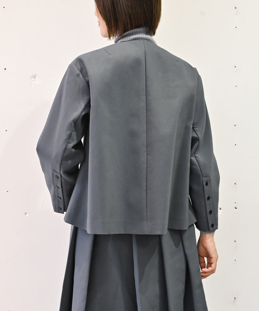 トリプルクロス ノーカラージャケット｜軽くてふっくらした三重織り