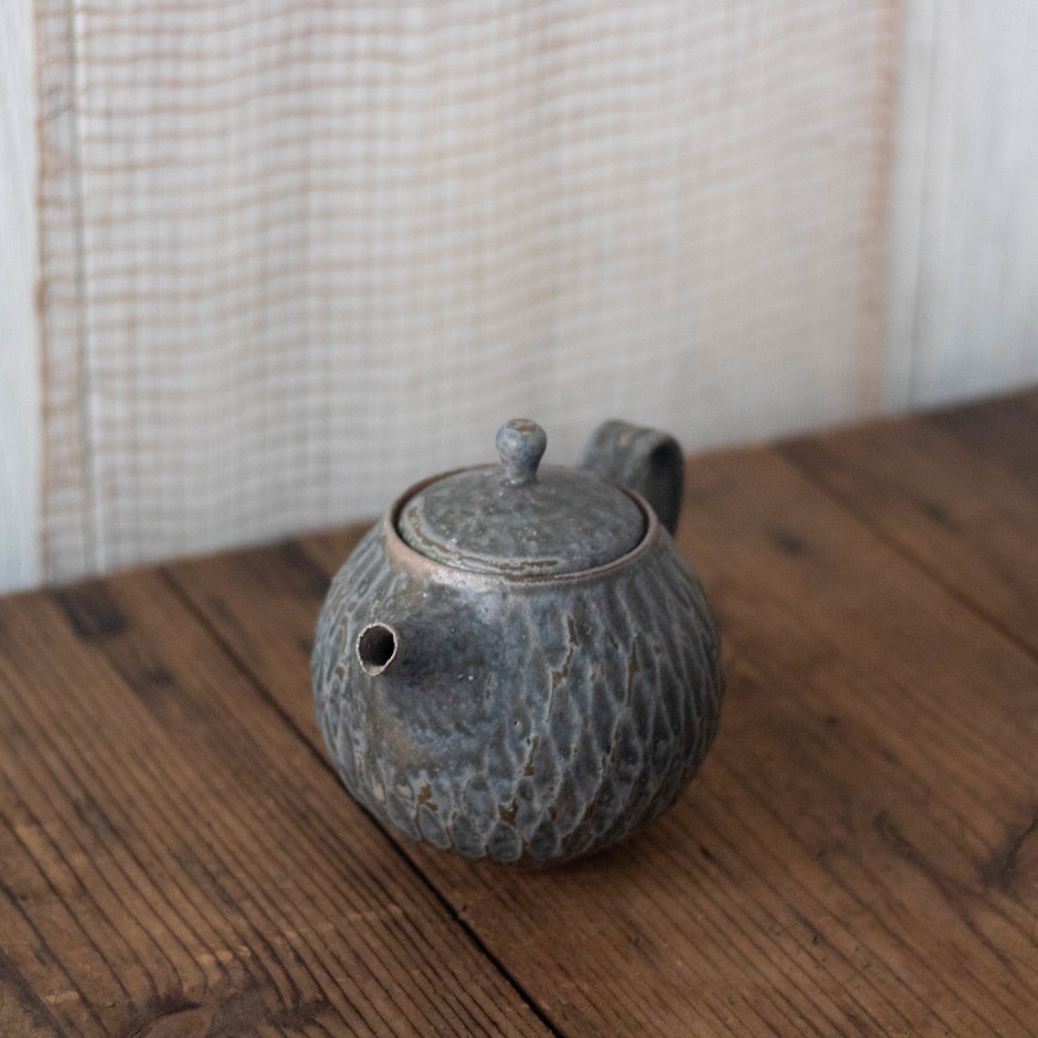 作家茶器｜山下真由美】茶壺– 銹辰/ 梗蓋- 琅茶Wolf Tea