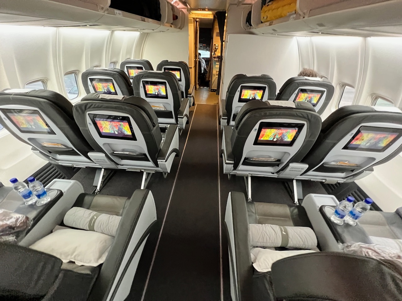 Review: Icelandair Saga Business Class B757-200, Reykjavík