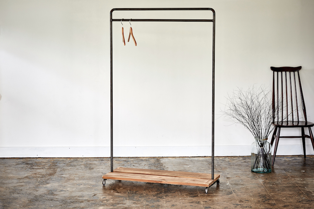 W standard - Hanger Rack
