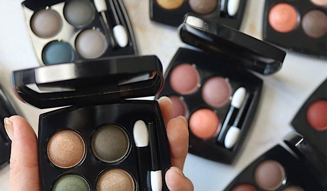 シャネルの「レ キャトル オンブル」全色スウォッチ！人気色やイエベ