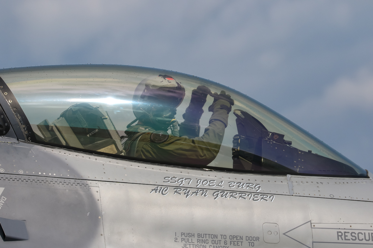 日米の戦闘機がド派手なパフォーマンスで気分は最高潮！ 三沢基地航空