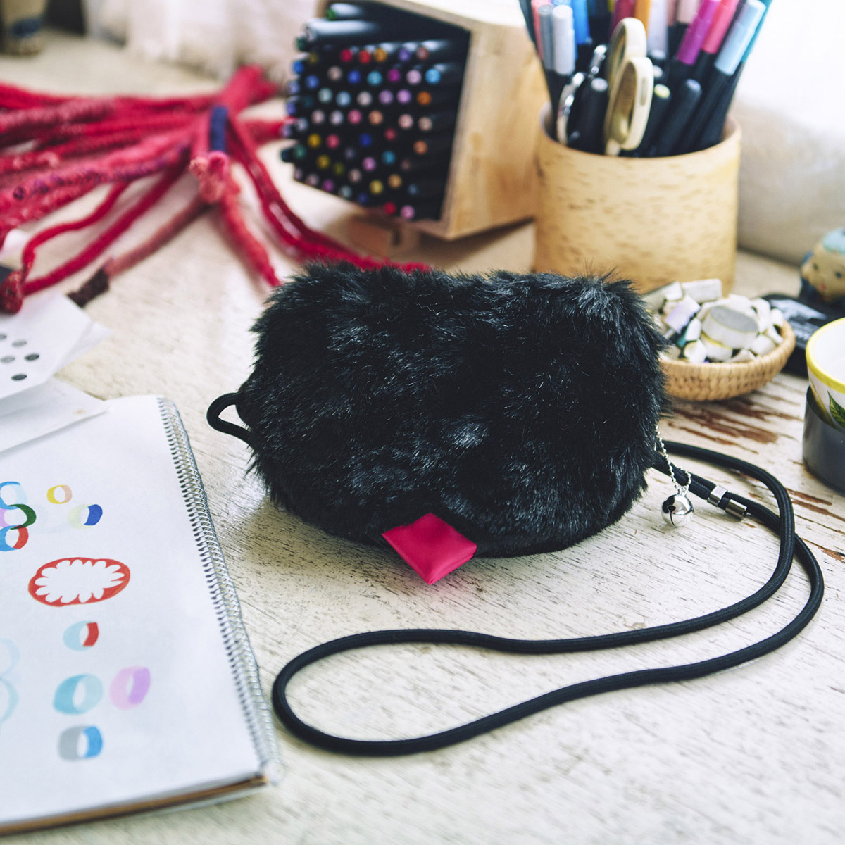 アーティストのひきだしポーチ 堀口尚子 黒猫のポシェット ◯◯の