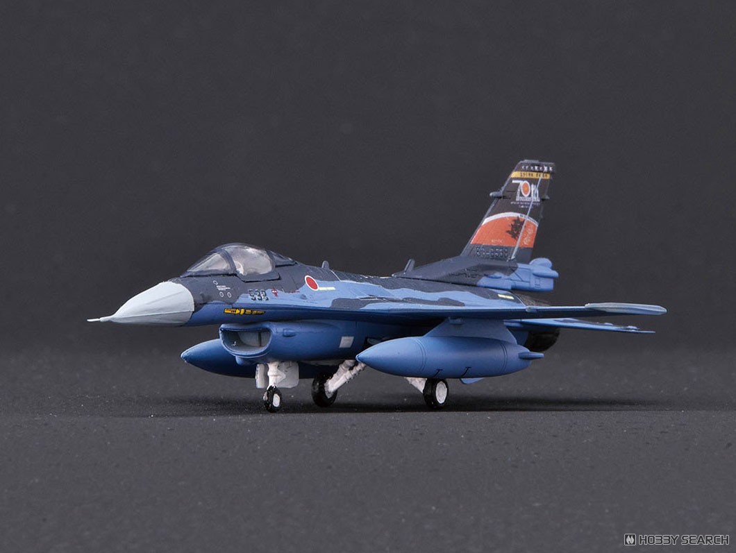 航空自衛隊 F-2A 空自創設70周年&築城基地開設70周年記念塗装機 2機