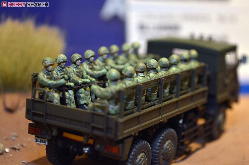 陸上自衛隊 73式大型トラック 3t半 (乗車隊員20体セット) (プラモデル