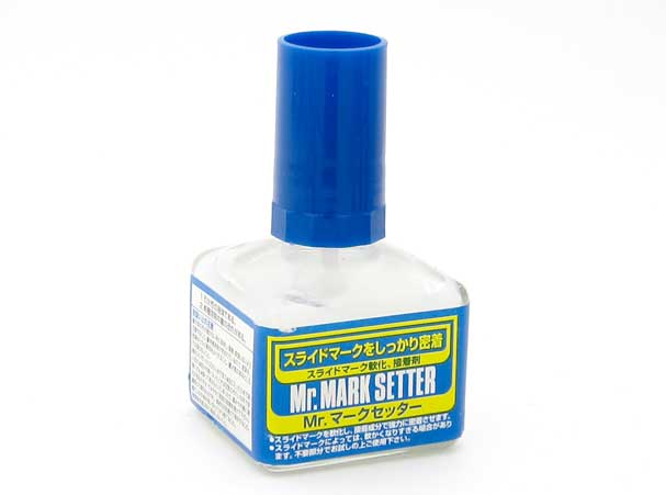 プラモデルのデカールを貼るのに必要なマテリアル