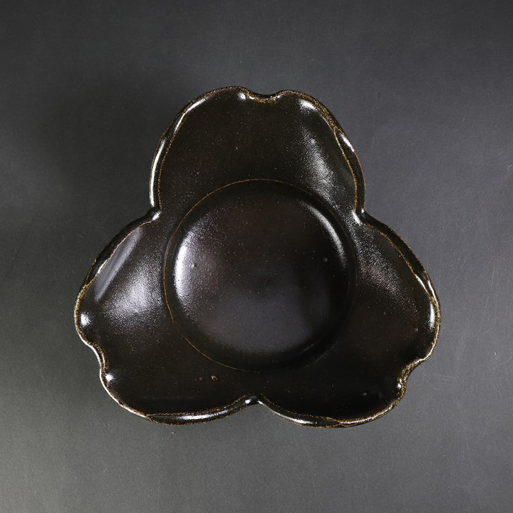岡本作礼 作 唐津黒高麗割山椒 – ギャラリー一番館オンラインショップ